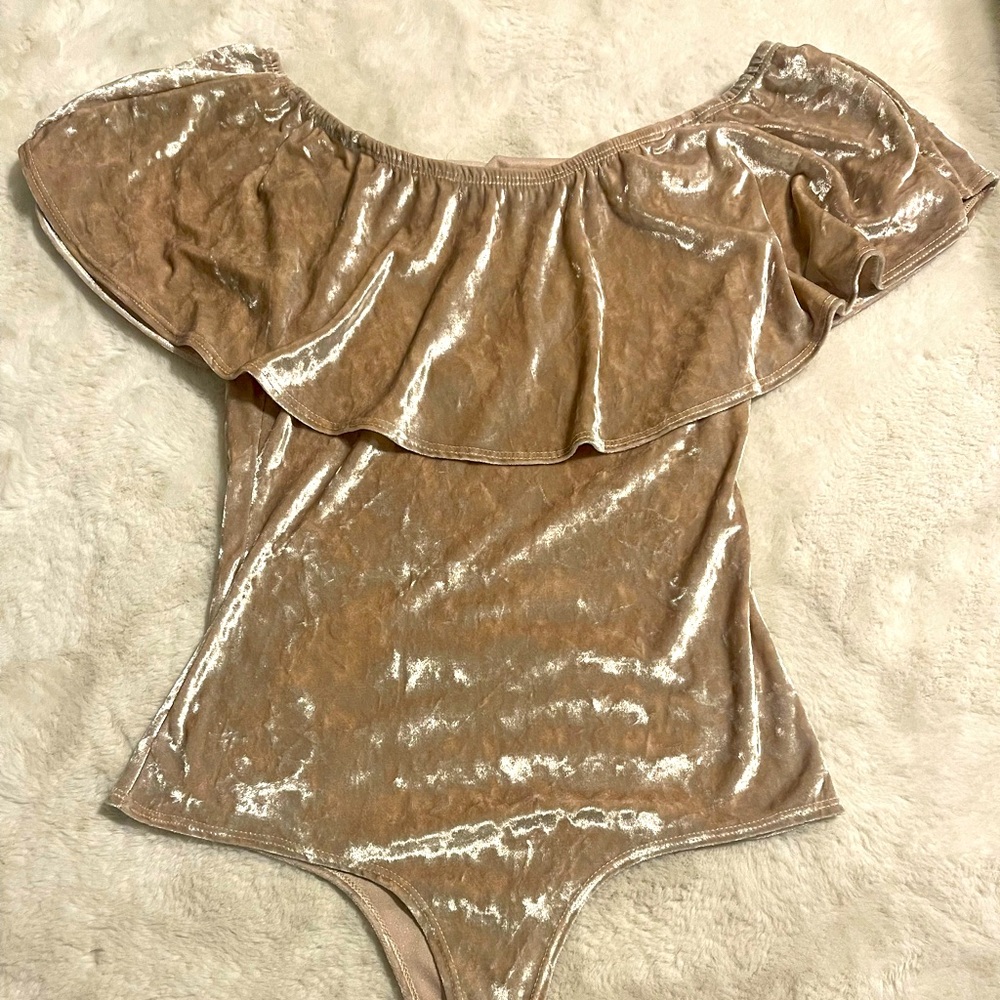 Women’s One Piece/bodysuit off the shoulders, light rose gold
